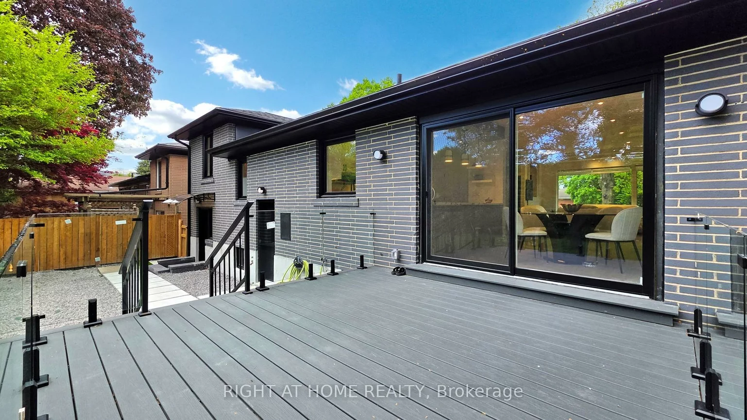 136, Santa Barbara, Willowdale West, Toronto