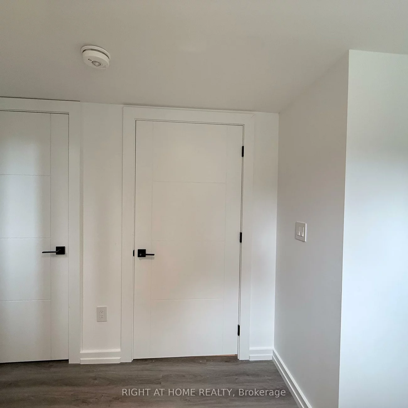 136, Santa Barbara, Willowdale West, Toronto