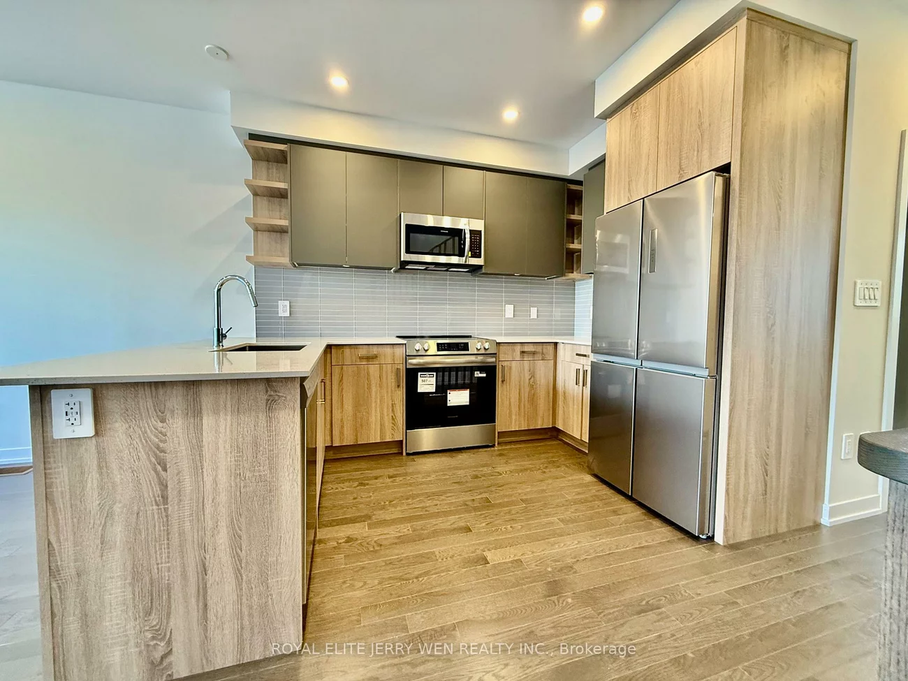 46, Green Gardens, Englemount-Lawrence, Toronto
