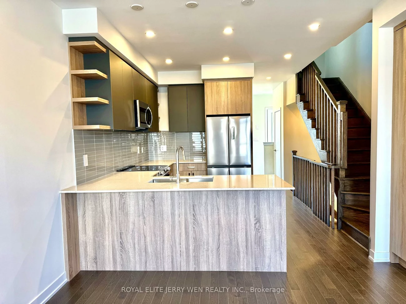 46, Green Gardens, Englemount-Lawrence, Toronto