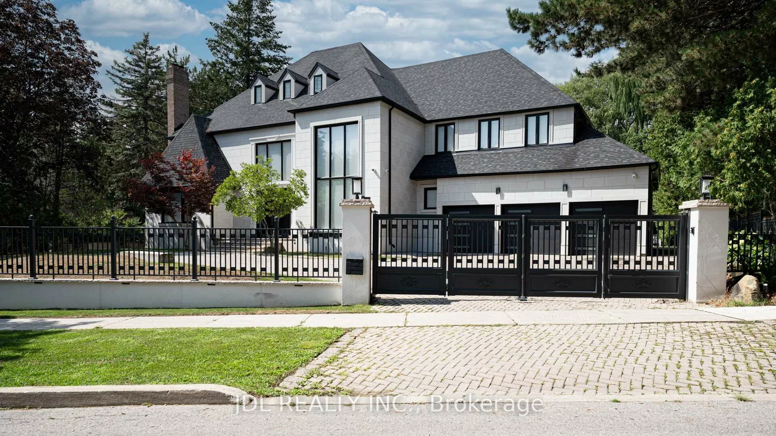19, Fifeshire, St. Andrew-Windfields, Toronto