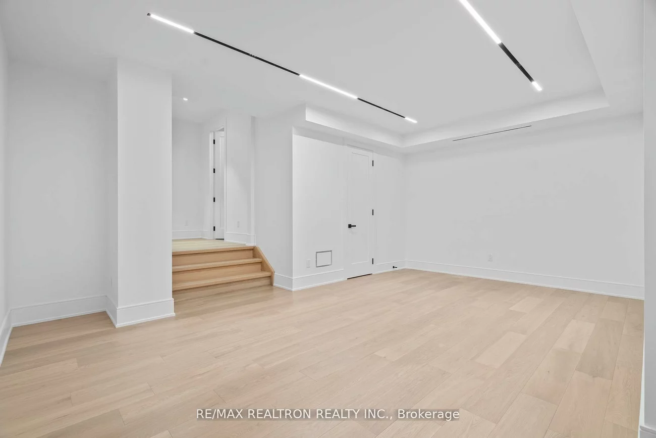 431, Heath, Leaside, Toronto