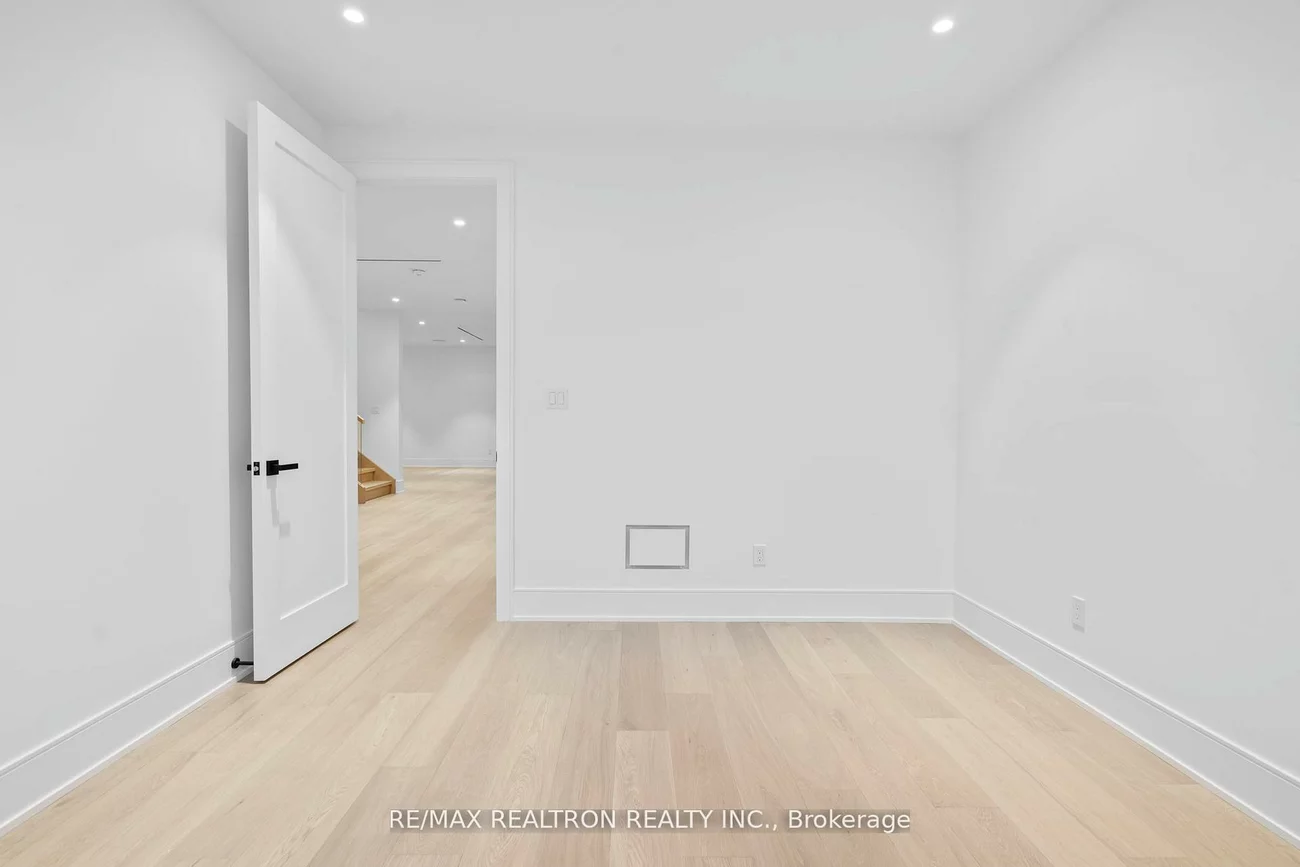 431, Heath, Leaside, Toronto