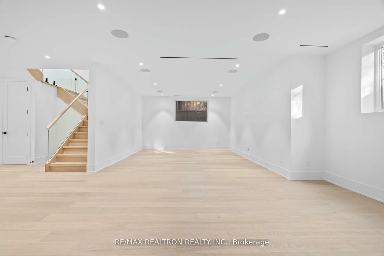 431, Heath, Leaside, Toronto