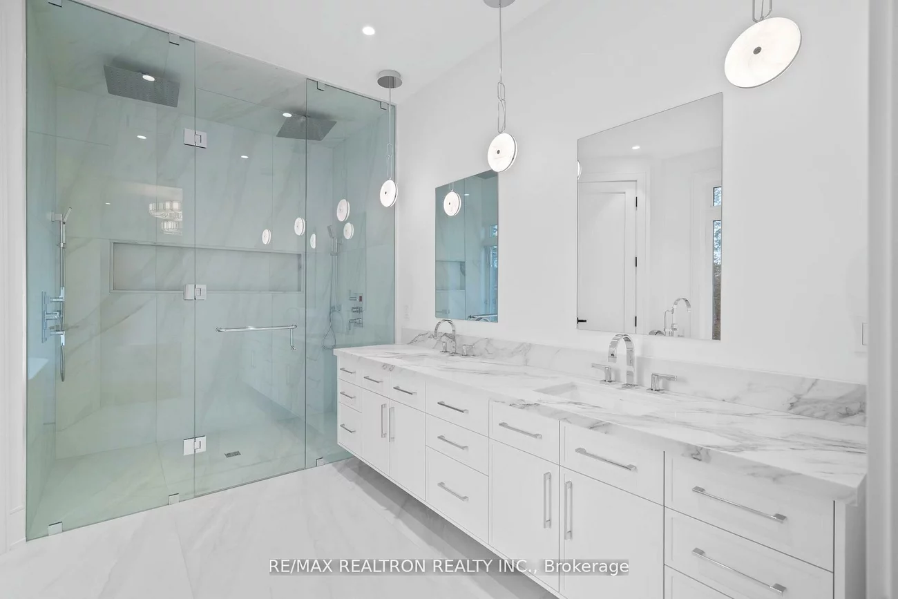 431, Heath, Leaside, Toronto