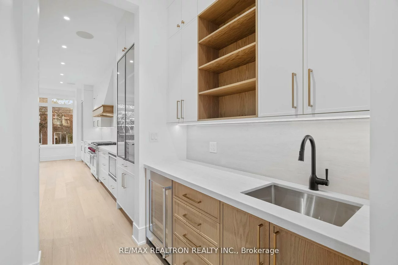 431, Heath, Leaside, Toronto