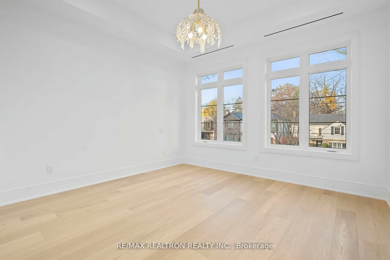 431, Heath, Leaside, Toronto