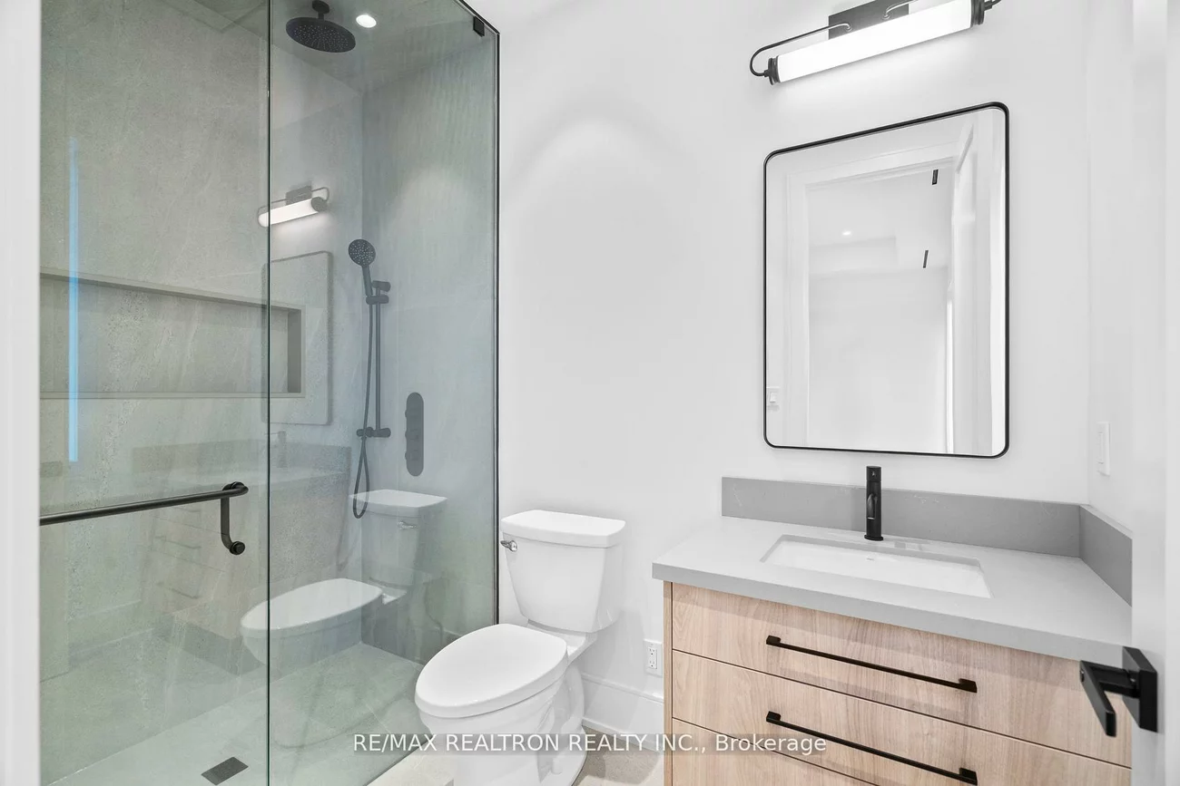 431, Heath, Leaside, Toronto