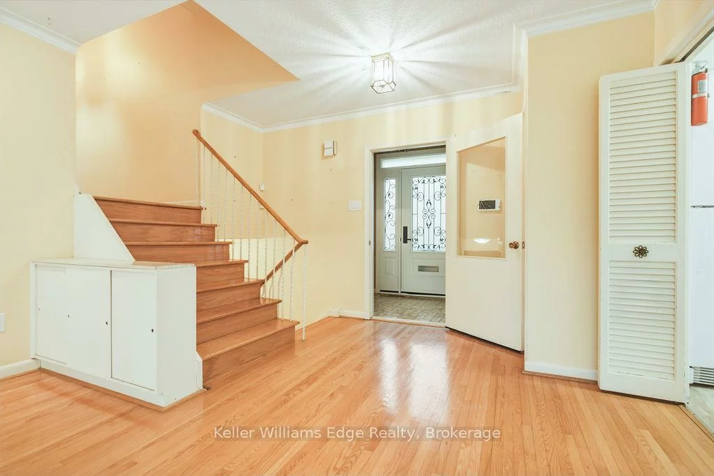 315, Homewood, Newtonbrook West, Toronto