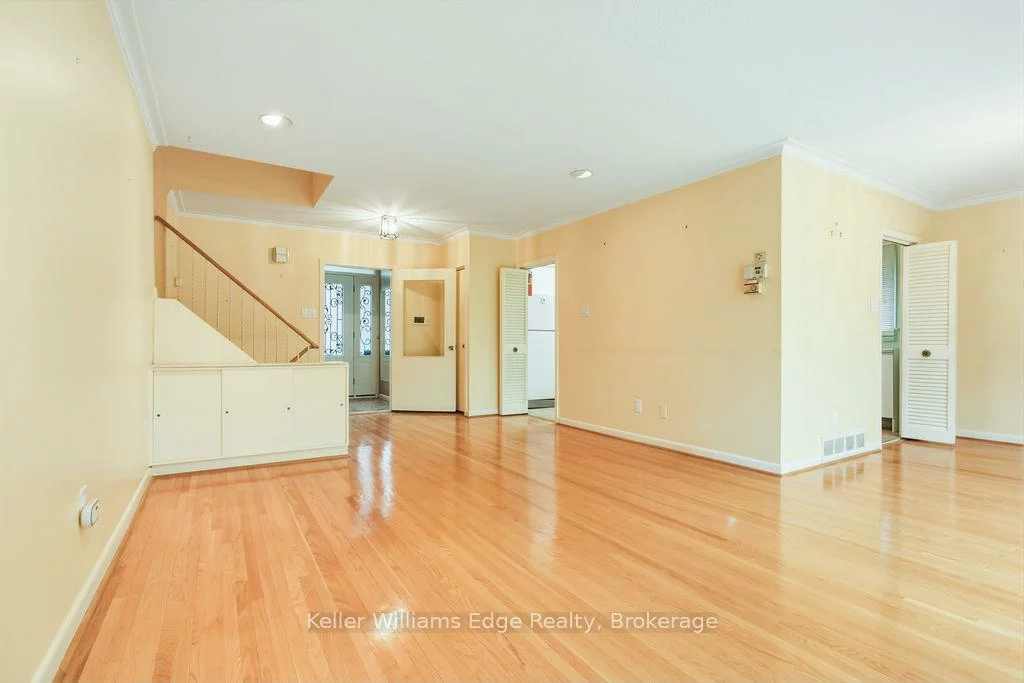 315, Homewood, Newtonbrook West, Toronto