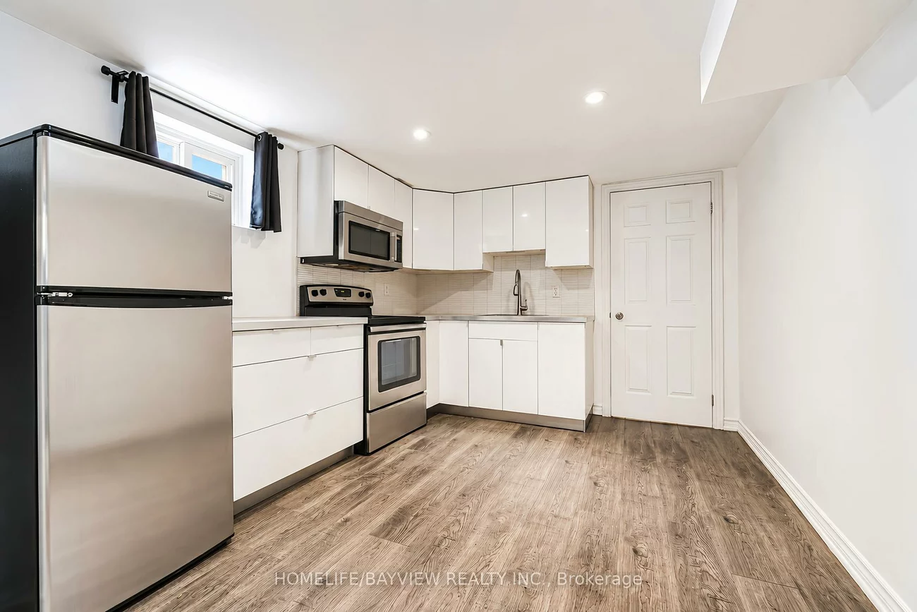 14, Easton, Lansing-Westgate, Toronto