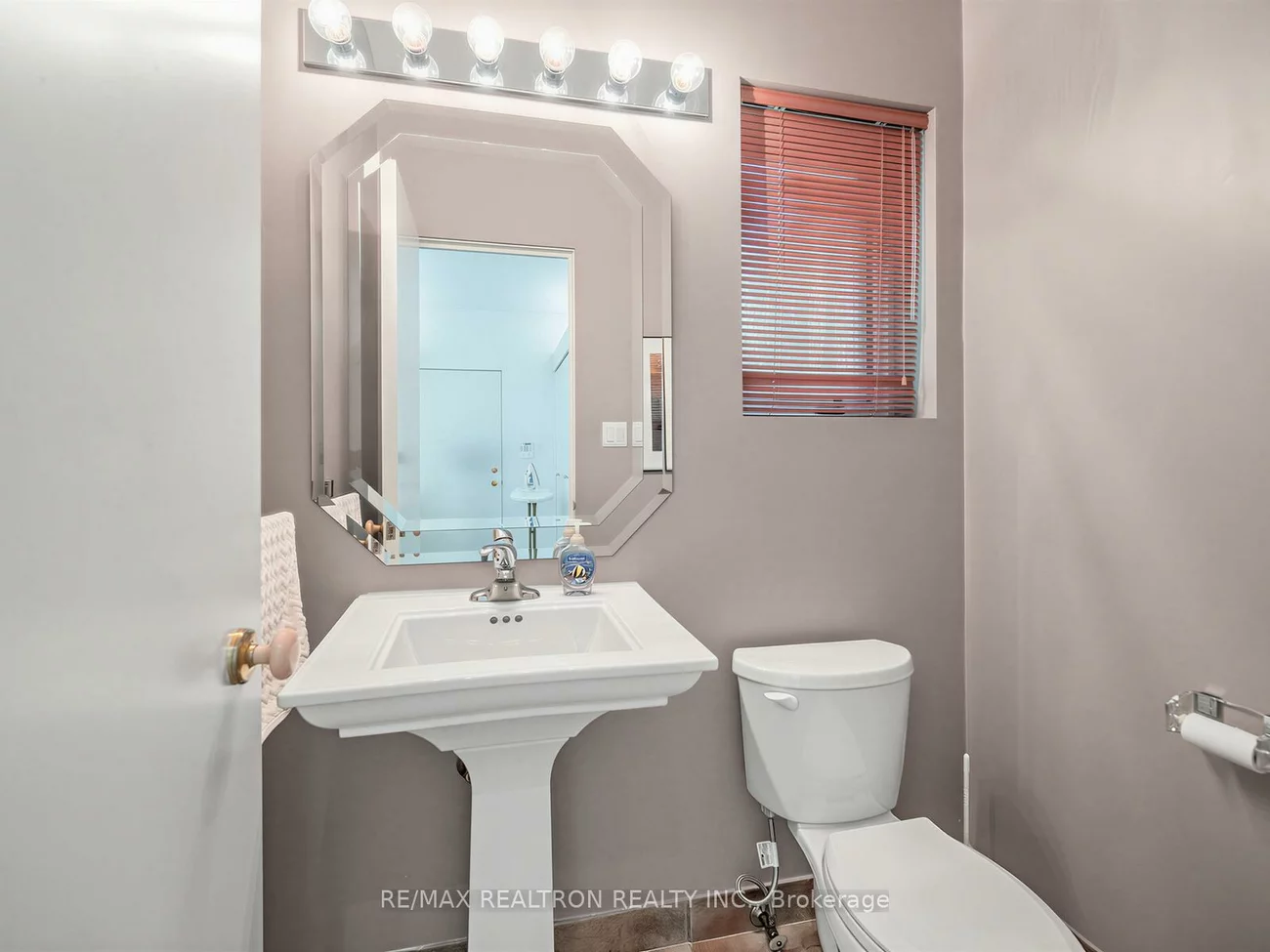 11, Mead, St. Andrew-Windfields, Toronto