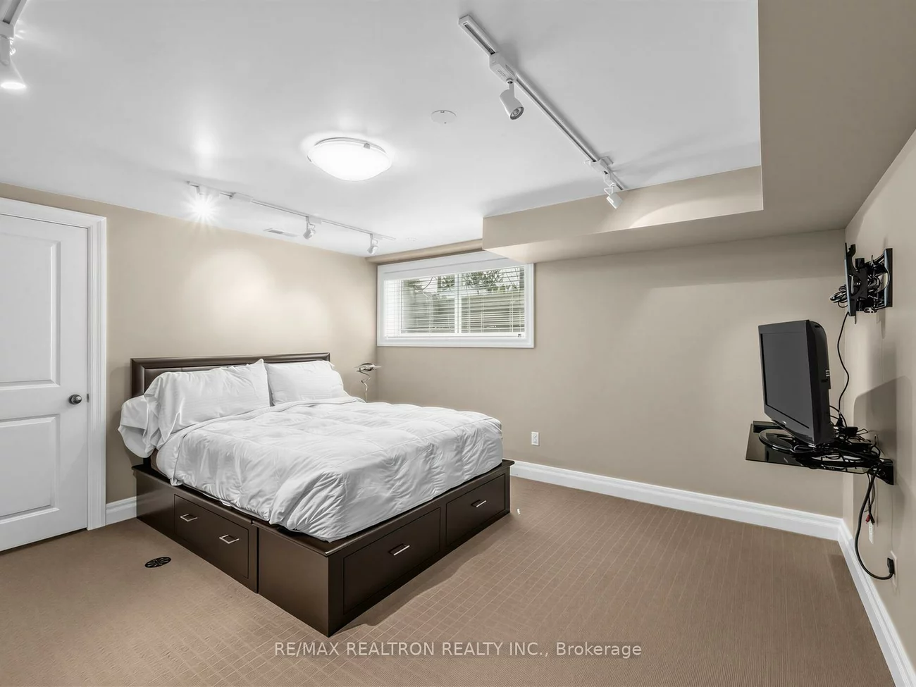 11, Mead, St. Andrew-Windfields, Toronto