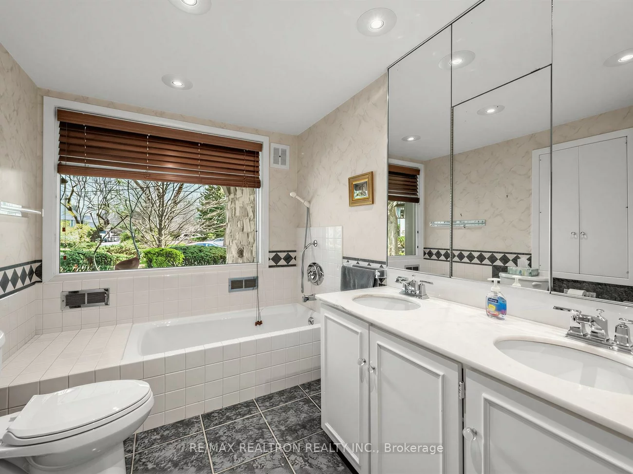 11, Mead, St. Andrew-Windfields, Toronto