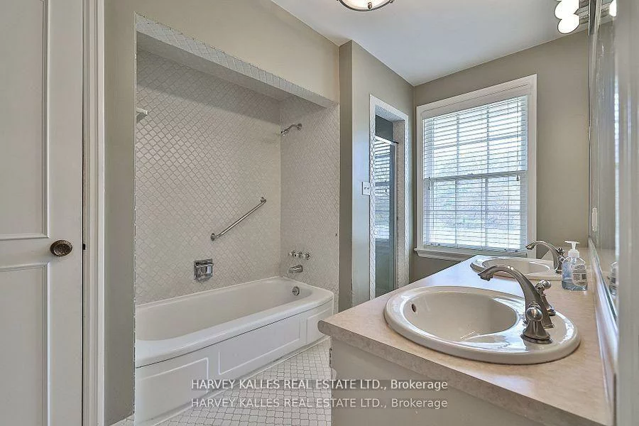 38, Fifeshire, St. Andrew-Windfields, Toronto