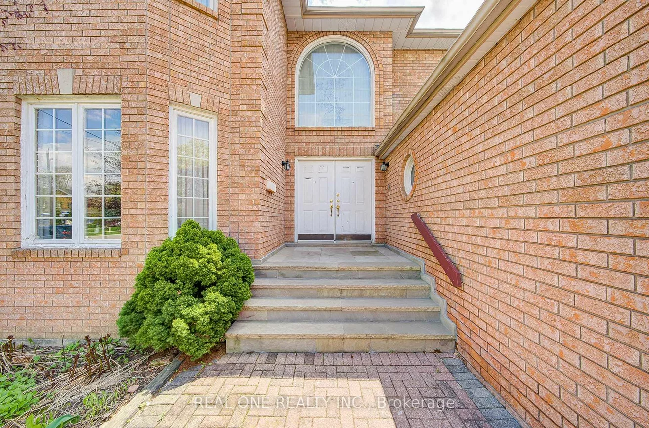 261, Mckee, Willowdale East, Toronto