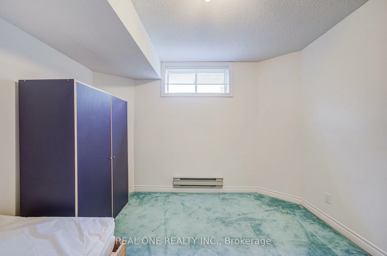 261, Mckee, Willowdale East, Toronto