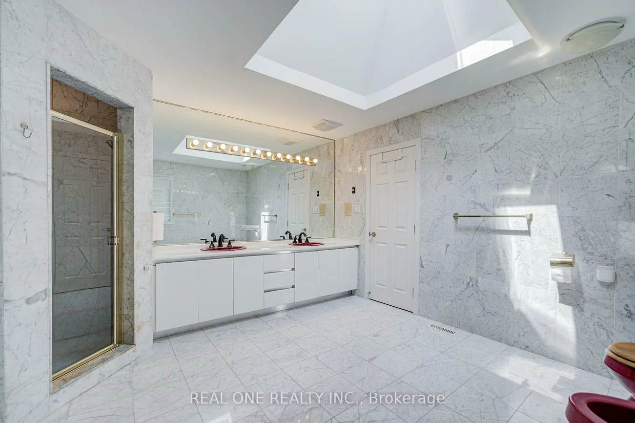 261, Mckee, Willowdale East, Toronto