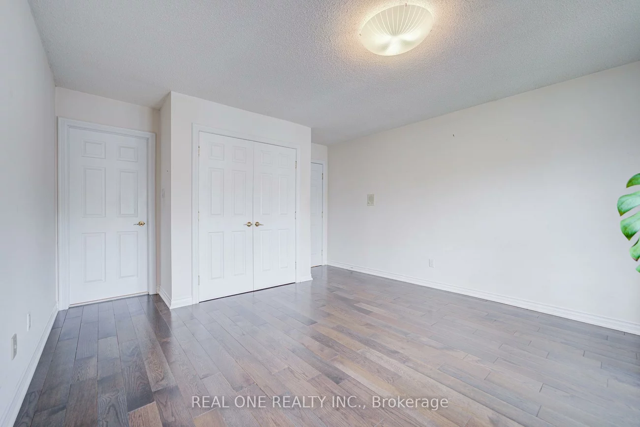 261, Mckee, Willowdale East, Toronto