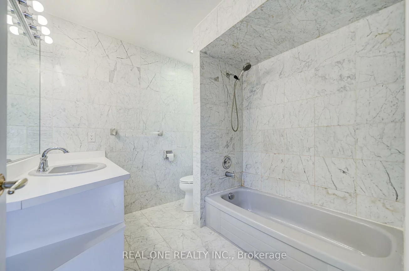 261, Mckee, Willowdale East, Toronto