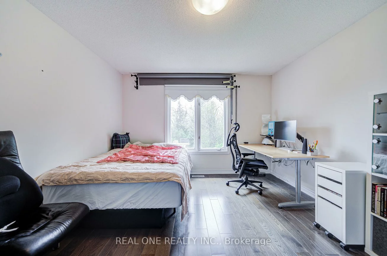 261, Mckee, Willowdale East, Toronto