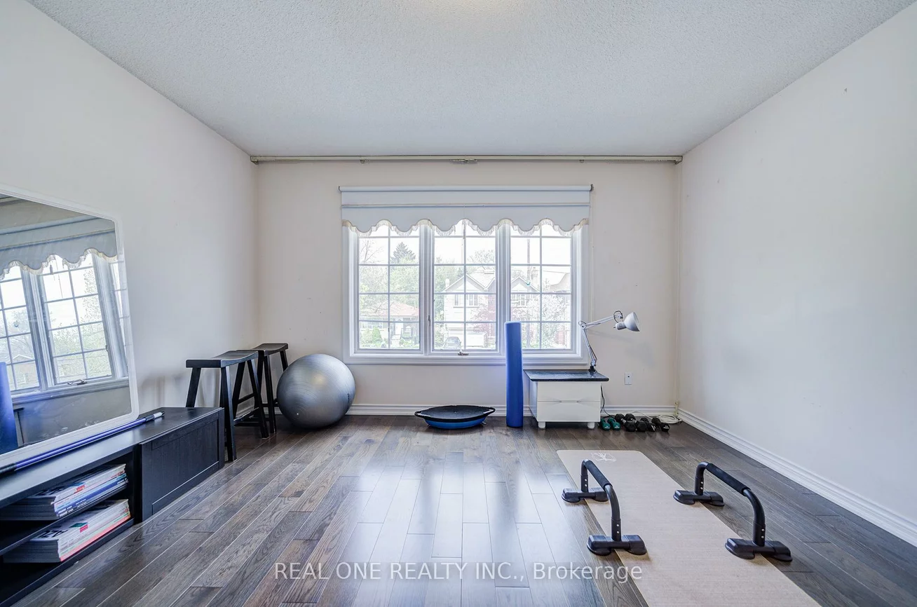 261, Mckee, Willowdale East, Toronto
