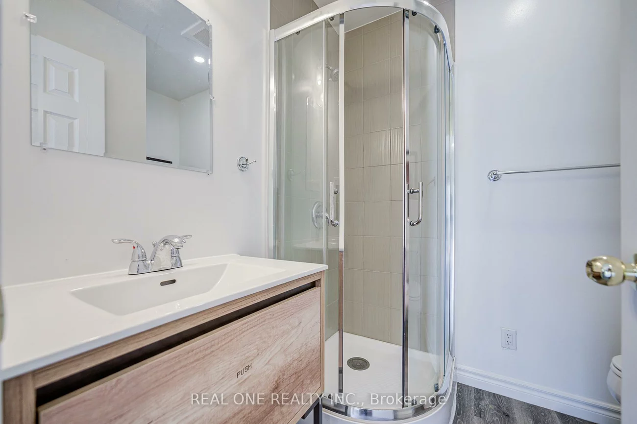 261, Mckee, Willowdale East, Toronto