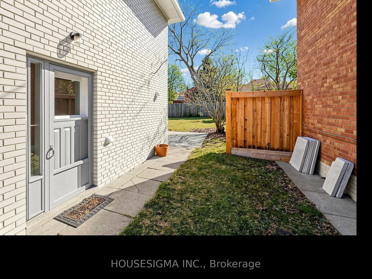 423, Connaught, Newtonbrook West, Toronto
