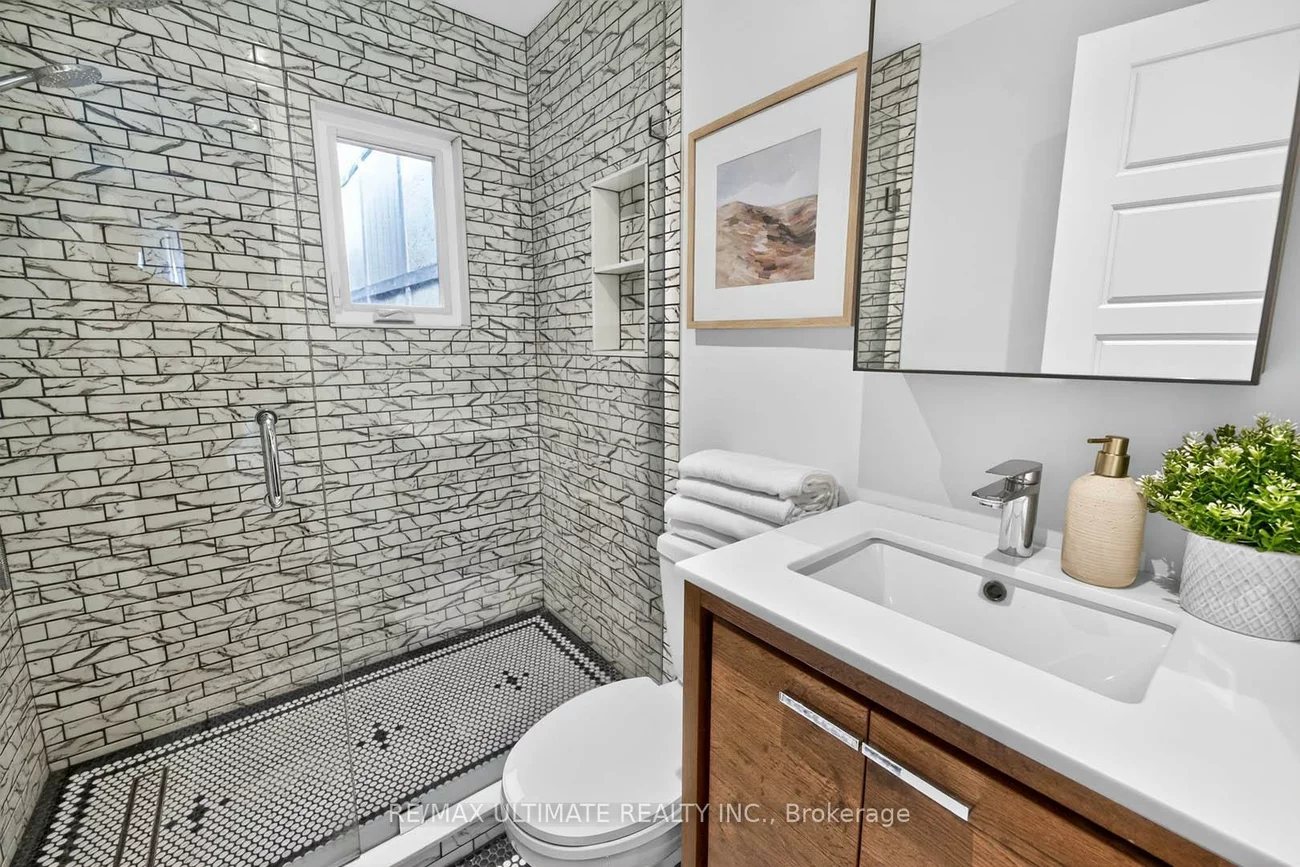 4, Bridgman, Casa Loma, Toronto