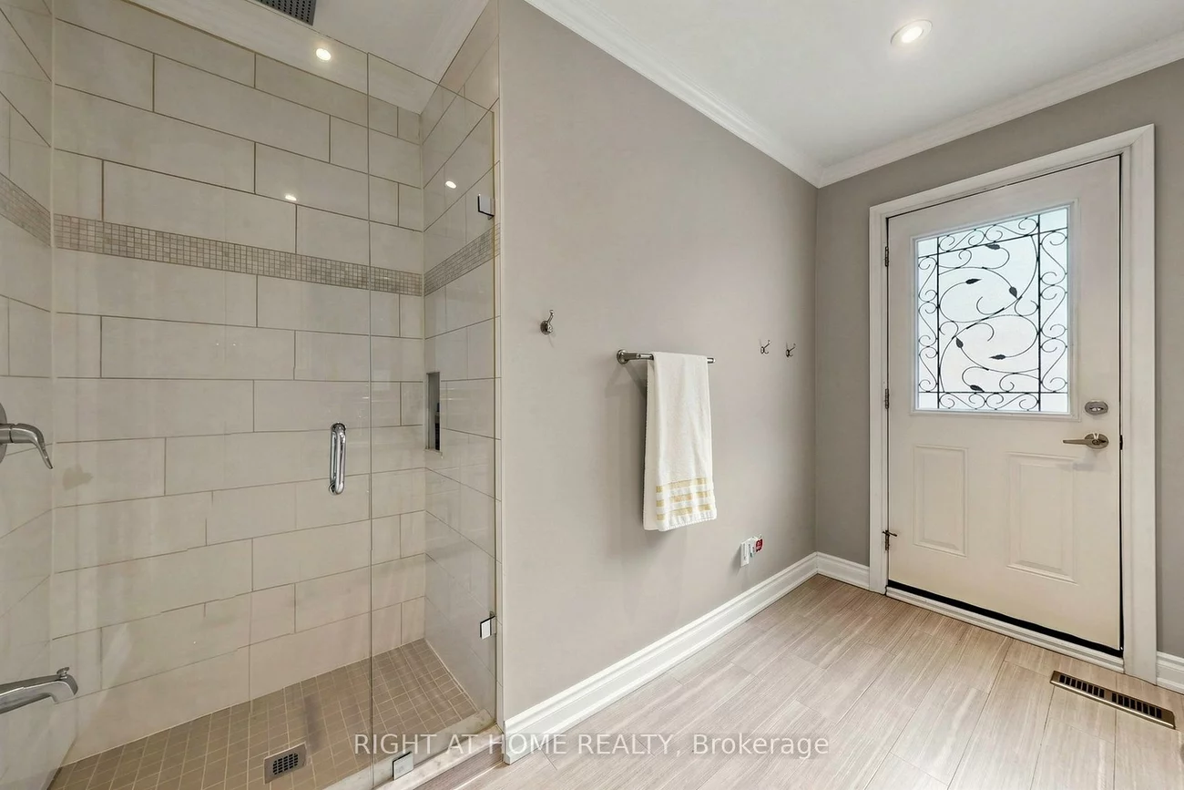 41, Larabee, Parkwoods-Donalda, Toronto