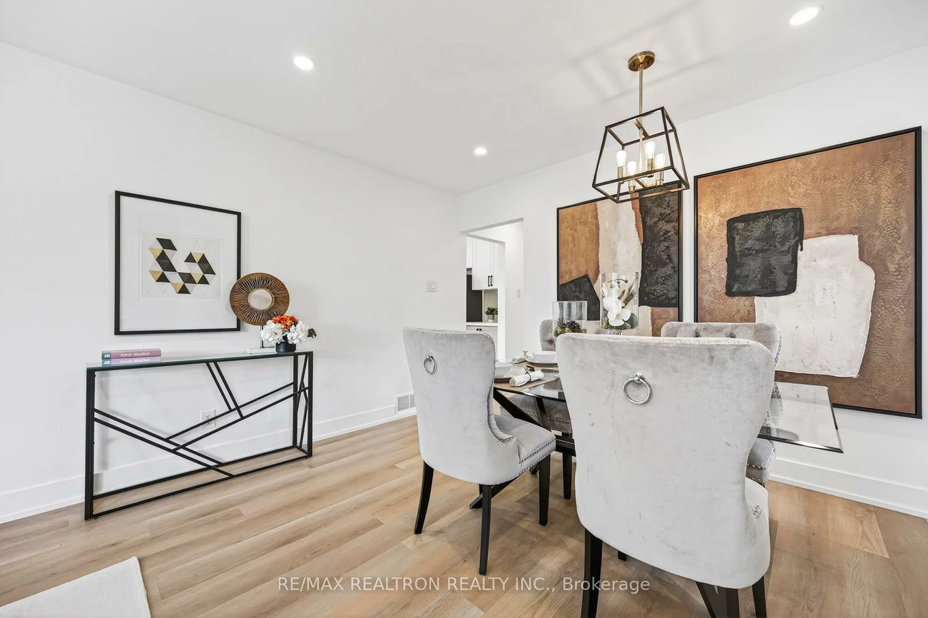 40, Threadneedle, Hillcrest Village, Toronto