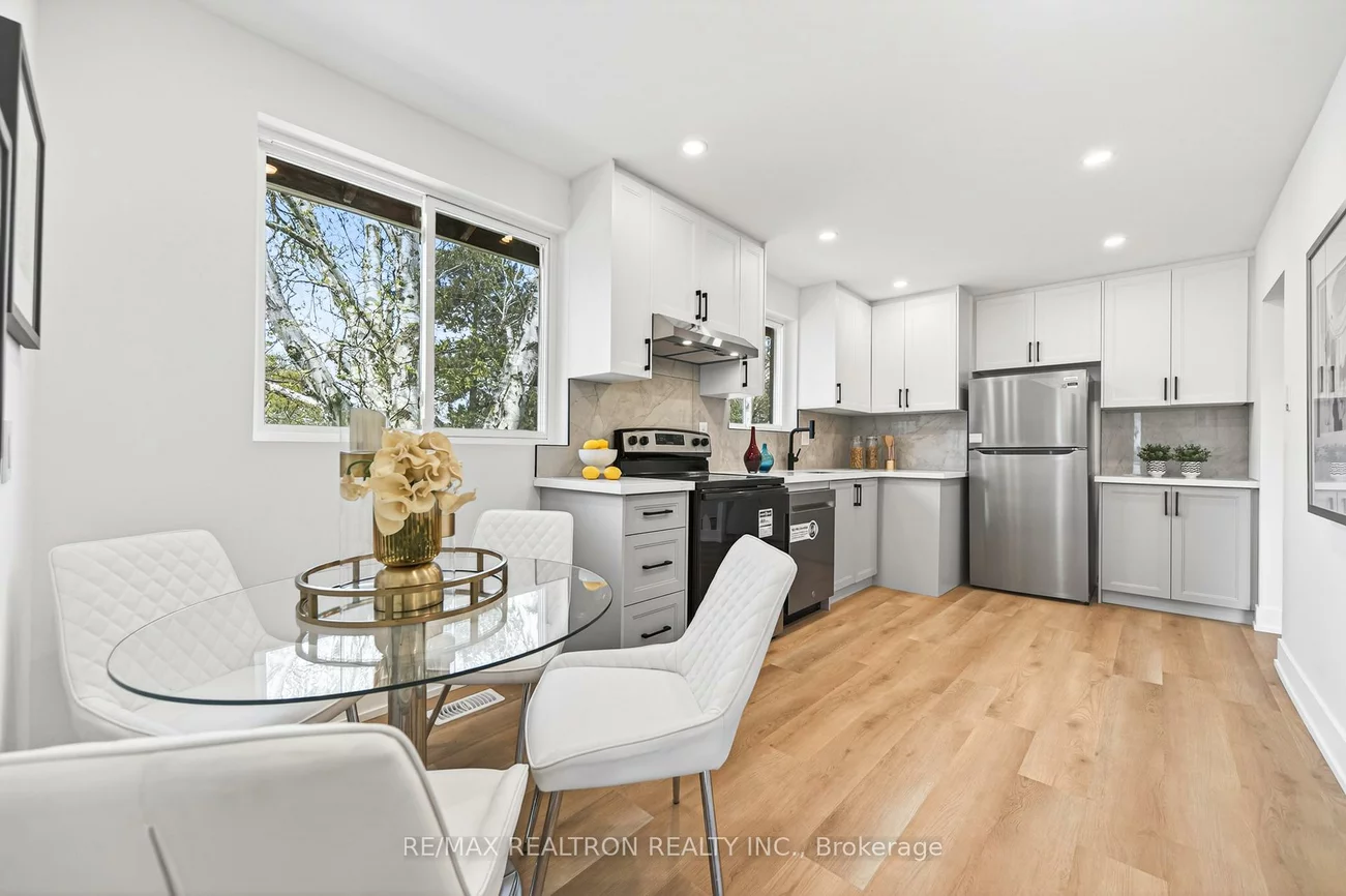 40, Threadneedle, Hillcrest Village, Toronto