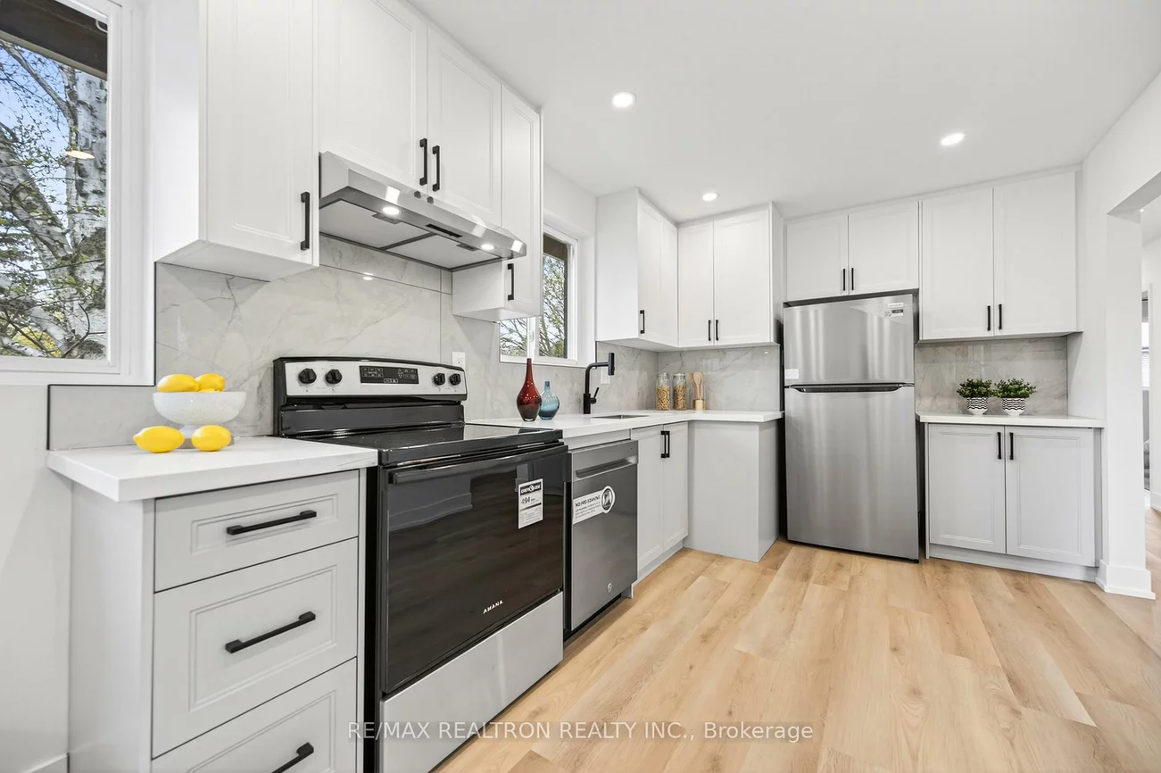 40, Threadneedle, Hillcrest Village, Toronto