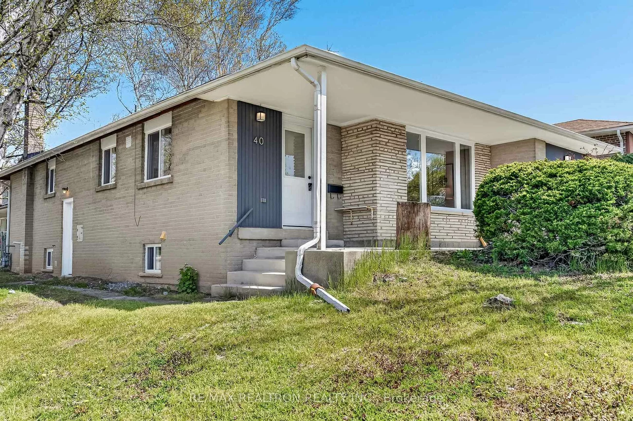40, Threadneedle, Hillcrest Village, Toronto