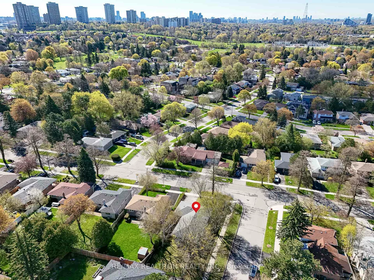 40, Threadneedle, Hillcrest Village, Toronto