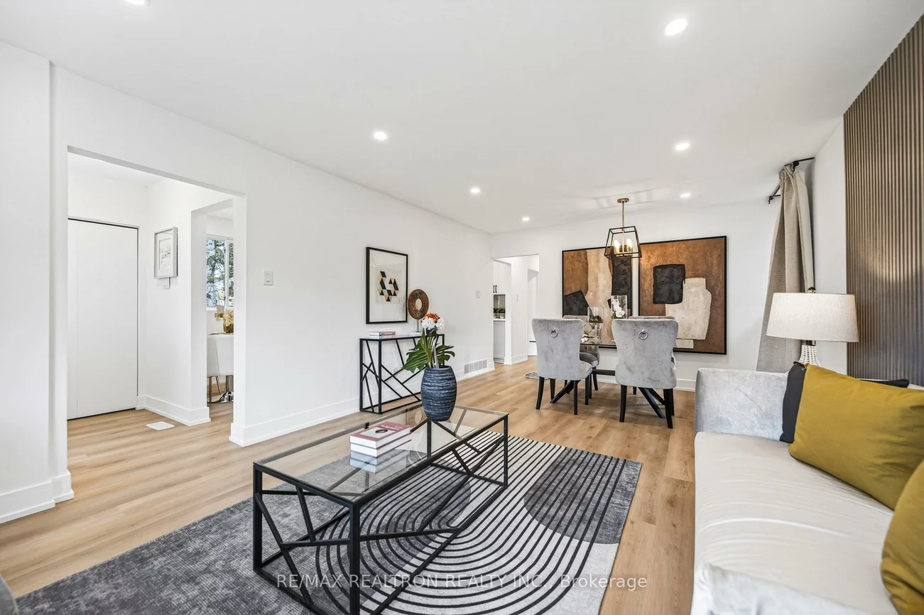40, Threadneedle, Hillcrest Village, Toronto
