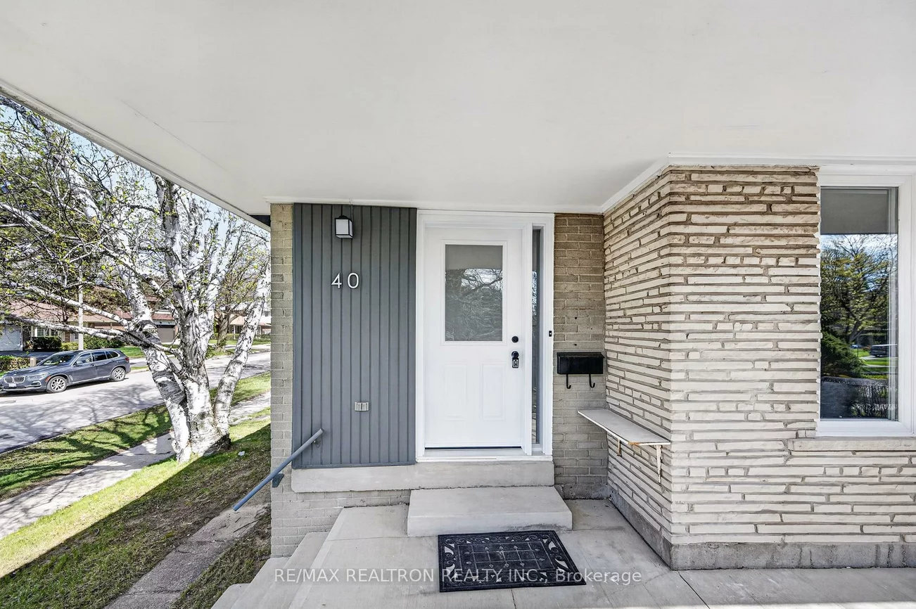 40, Threadneedle, Hillcrest Village, Toronto