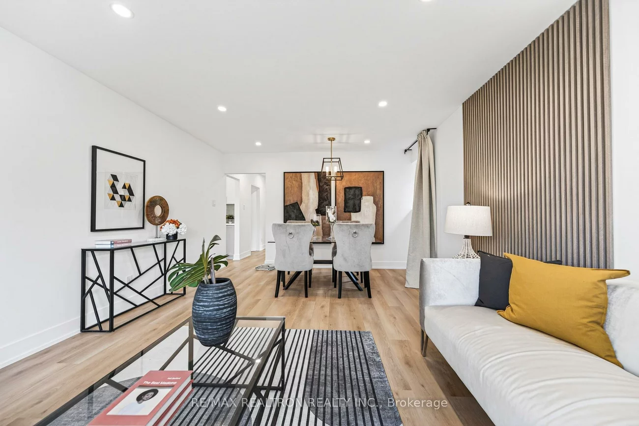 40, Threadneedle, Hillcrest Village, Toronto