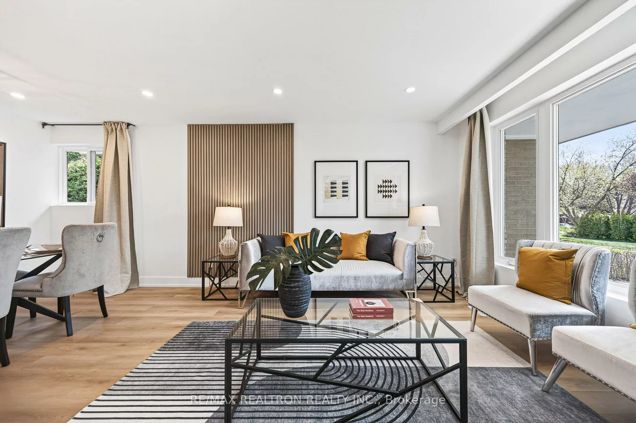 40, Threadneedle, Hillcrest Village, Toronto