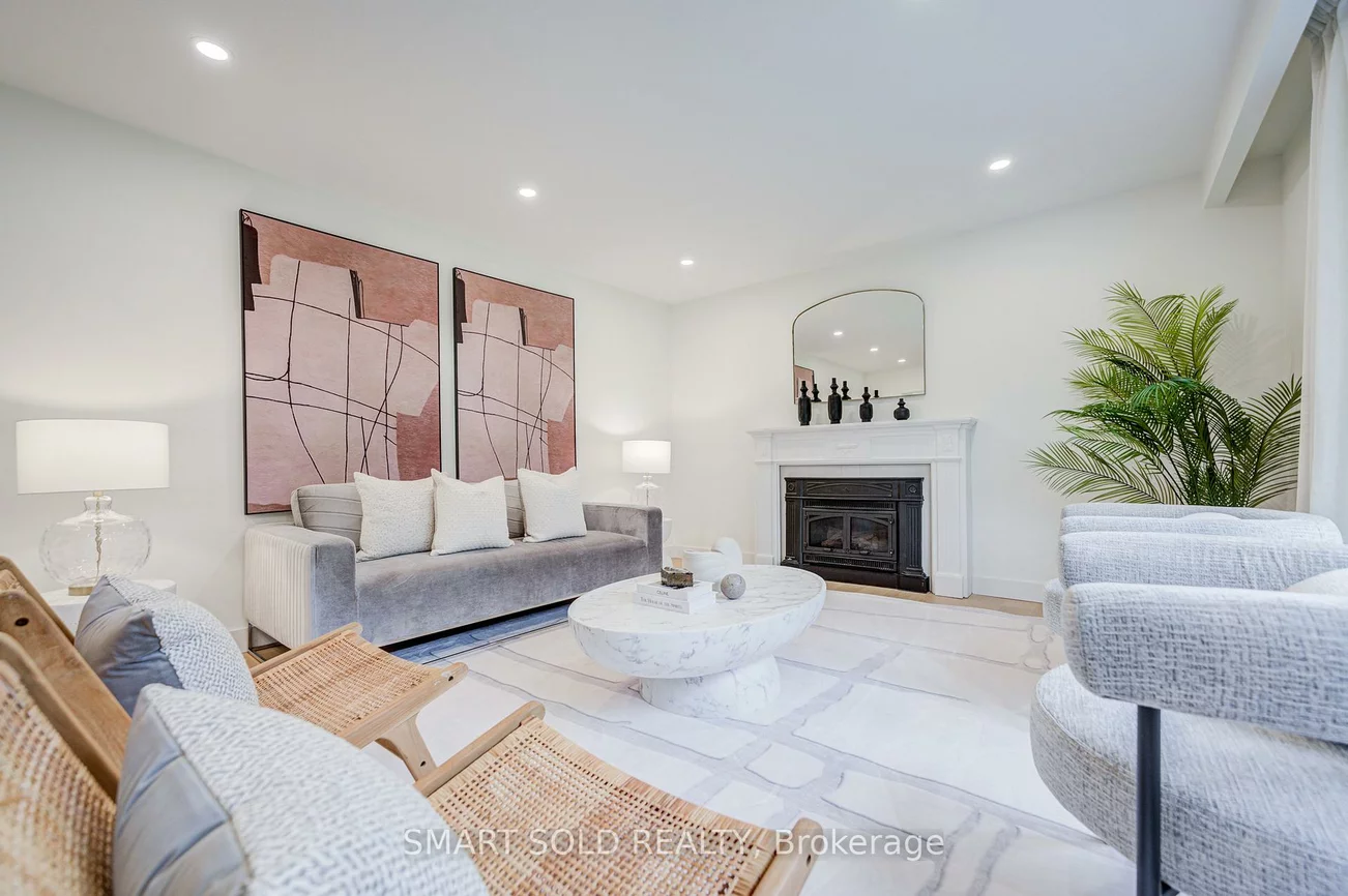 4, Knollview, Bayview Village, Toronto