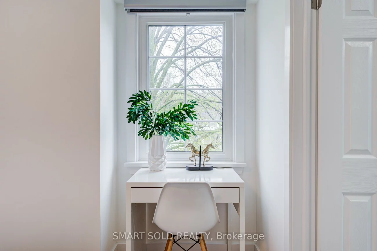 4, Knollview, Bayview Village, Toronto