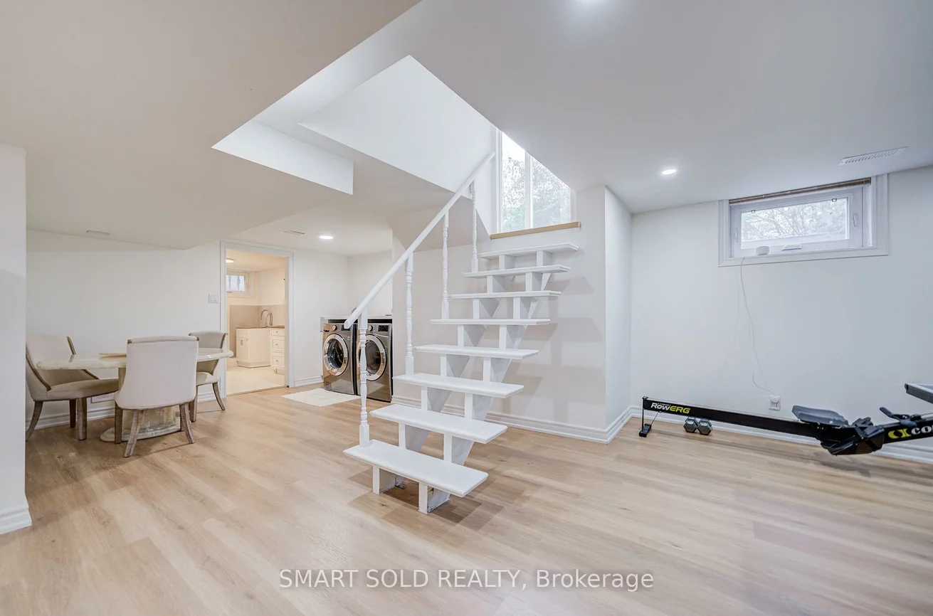 4, Knollview, Bayview Village, Toronto