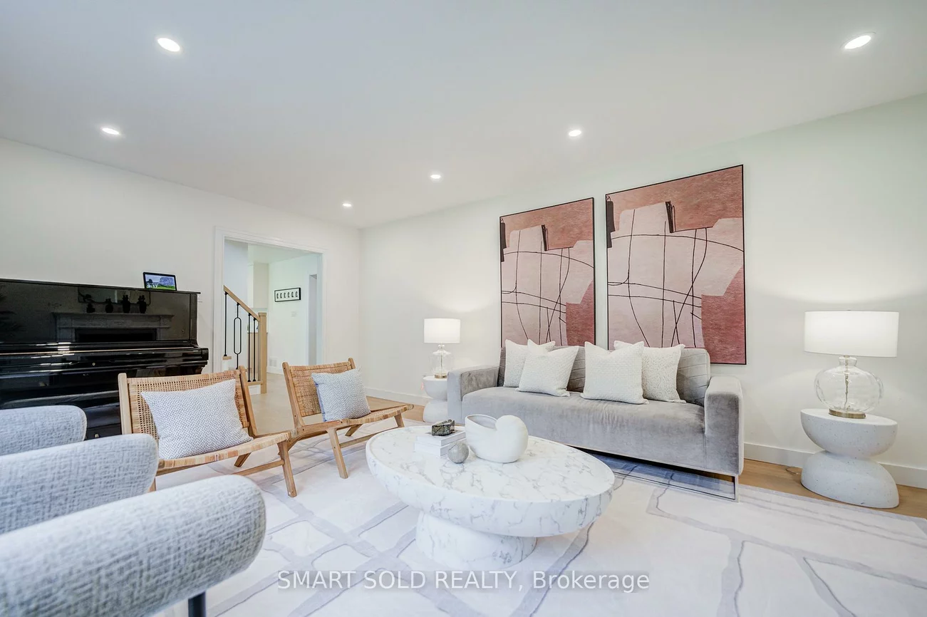 4, Knollview, Bayview Village, Toronto