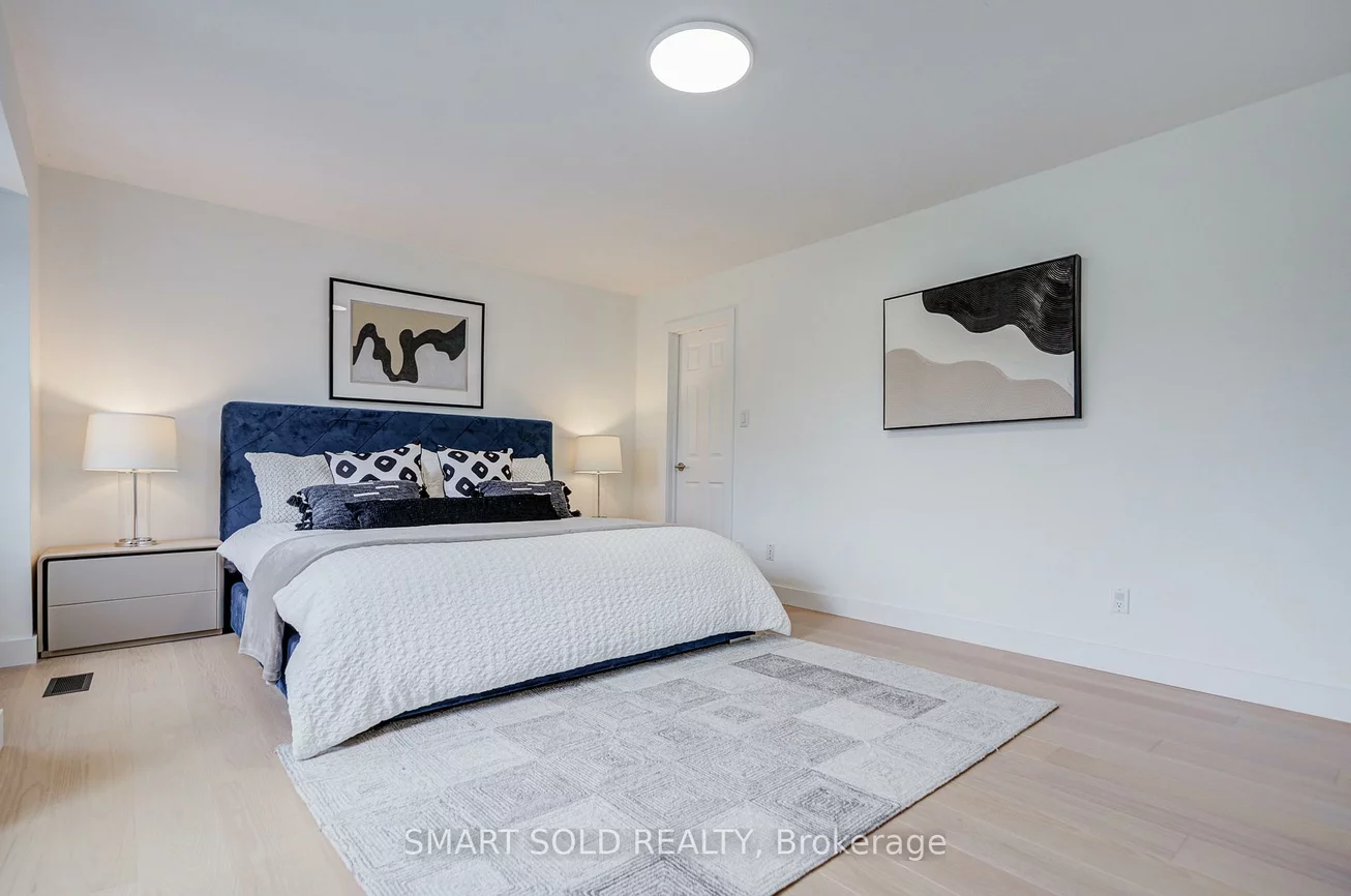 4, Knollview, Bayview Village, Toronto