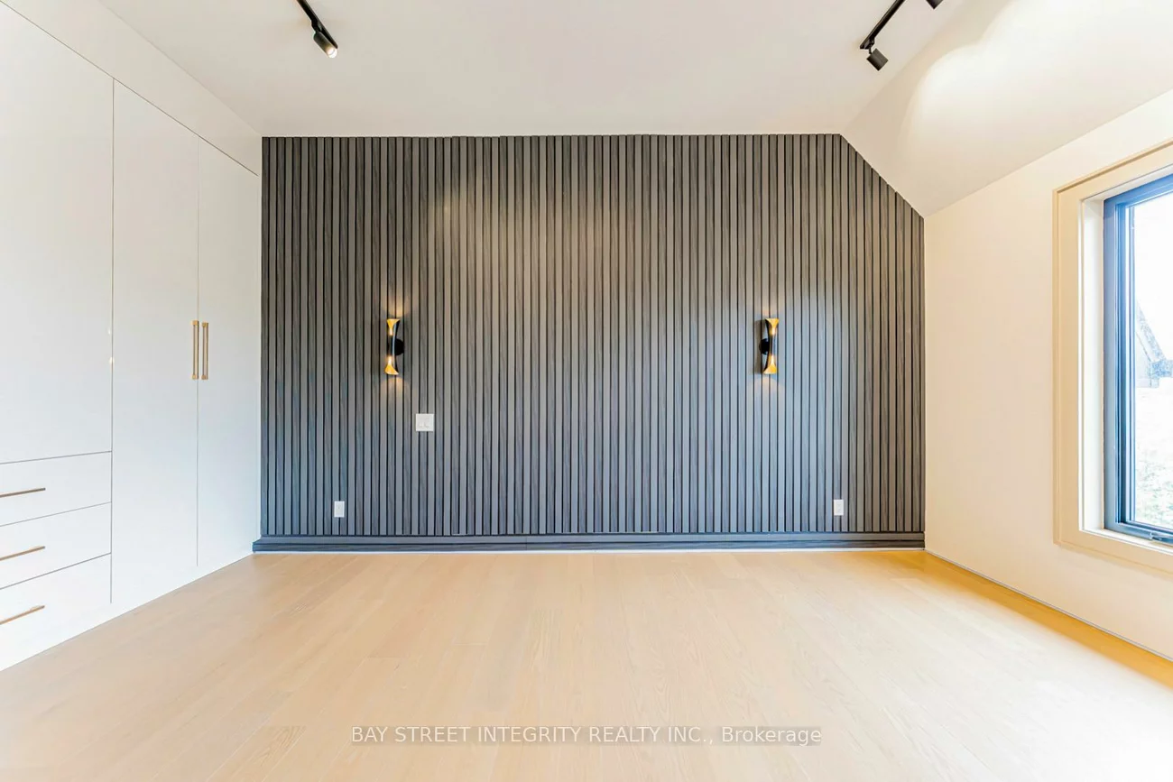 34, Wigan, Clanton Park, Toronto