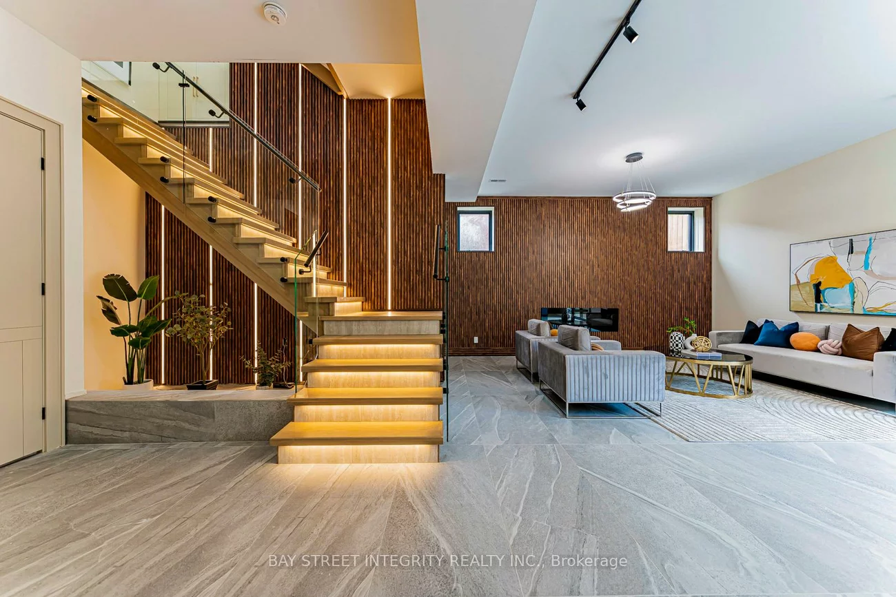 34, Wigan, Clanton Park, Toronto