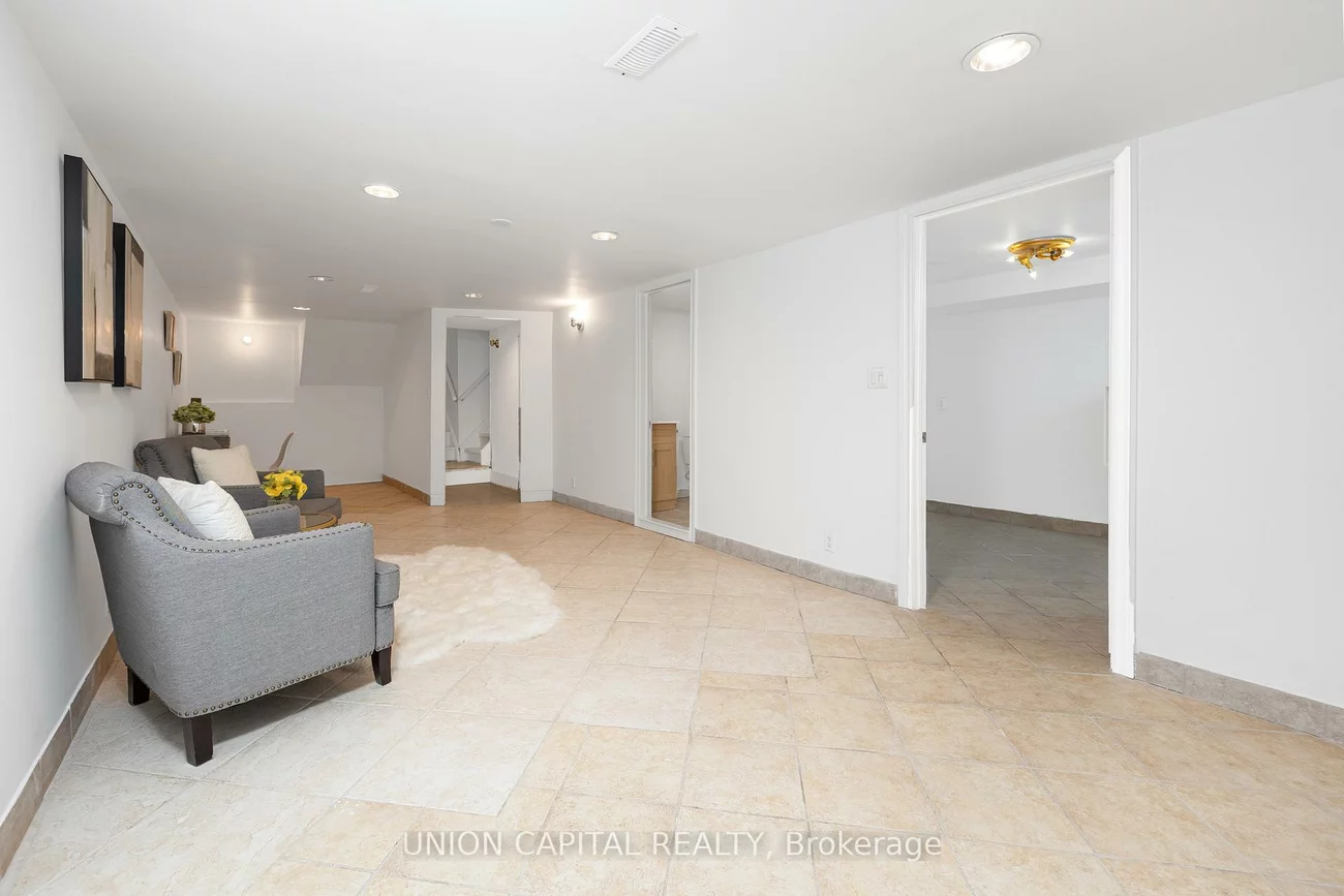 34, Lisburn, Don Valley Village, Toronto