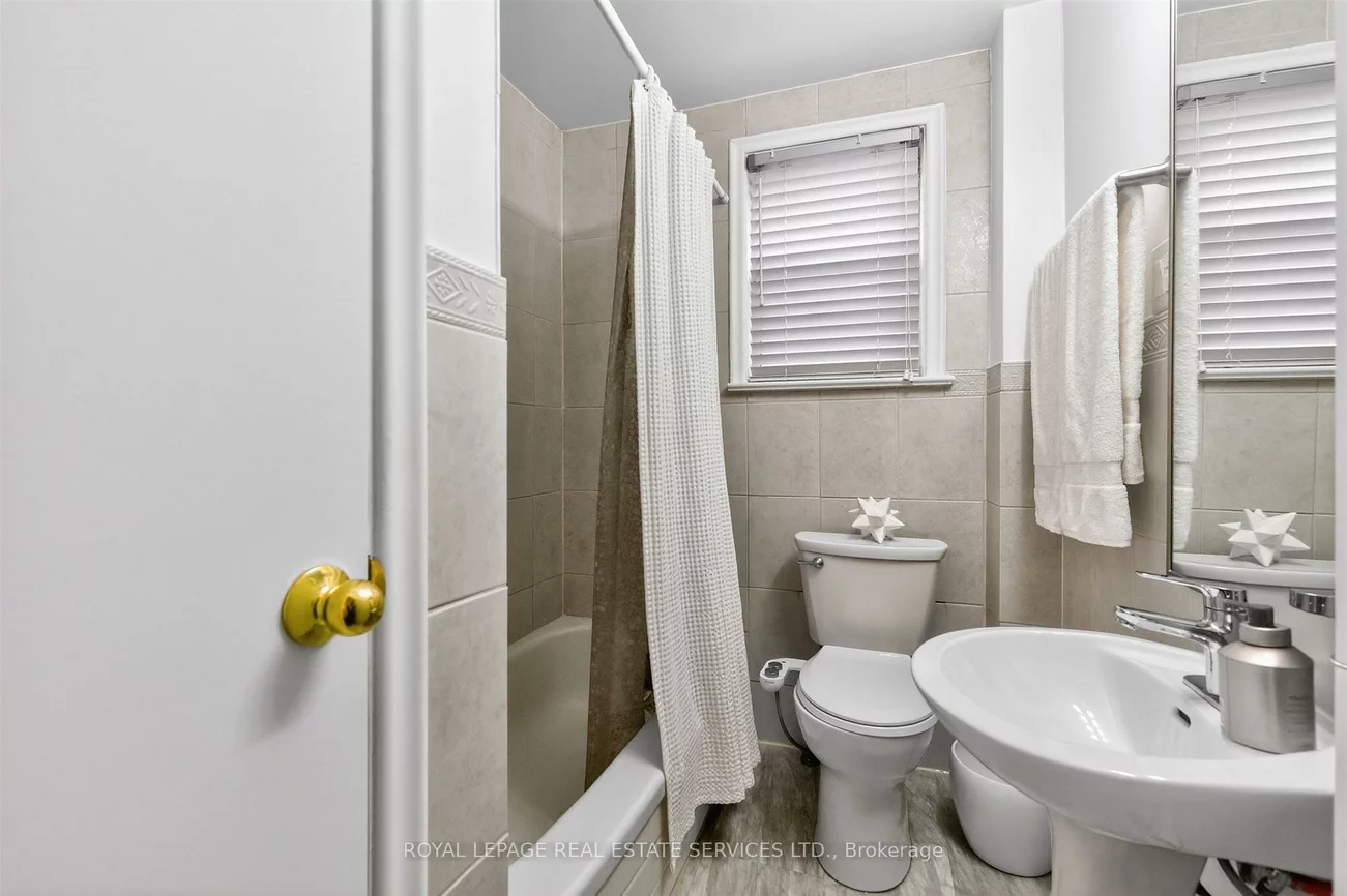 25, Lorindale, Lawrence Park North, Toronto