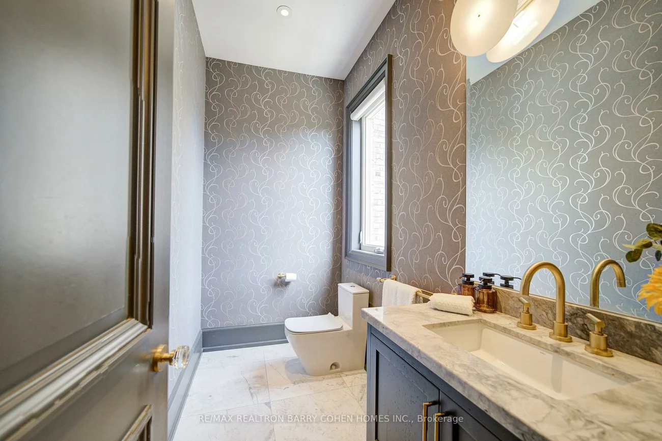 15, Ames, Banbury-Don Mills, Toronto