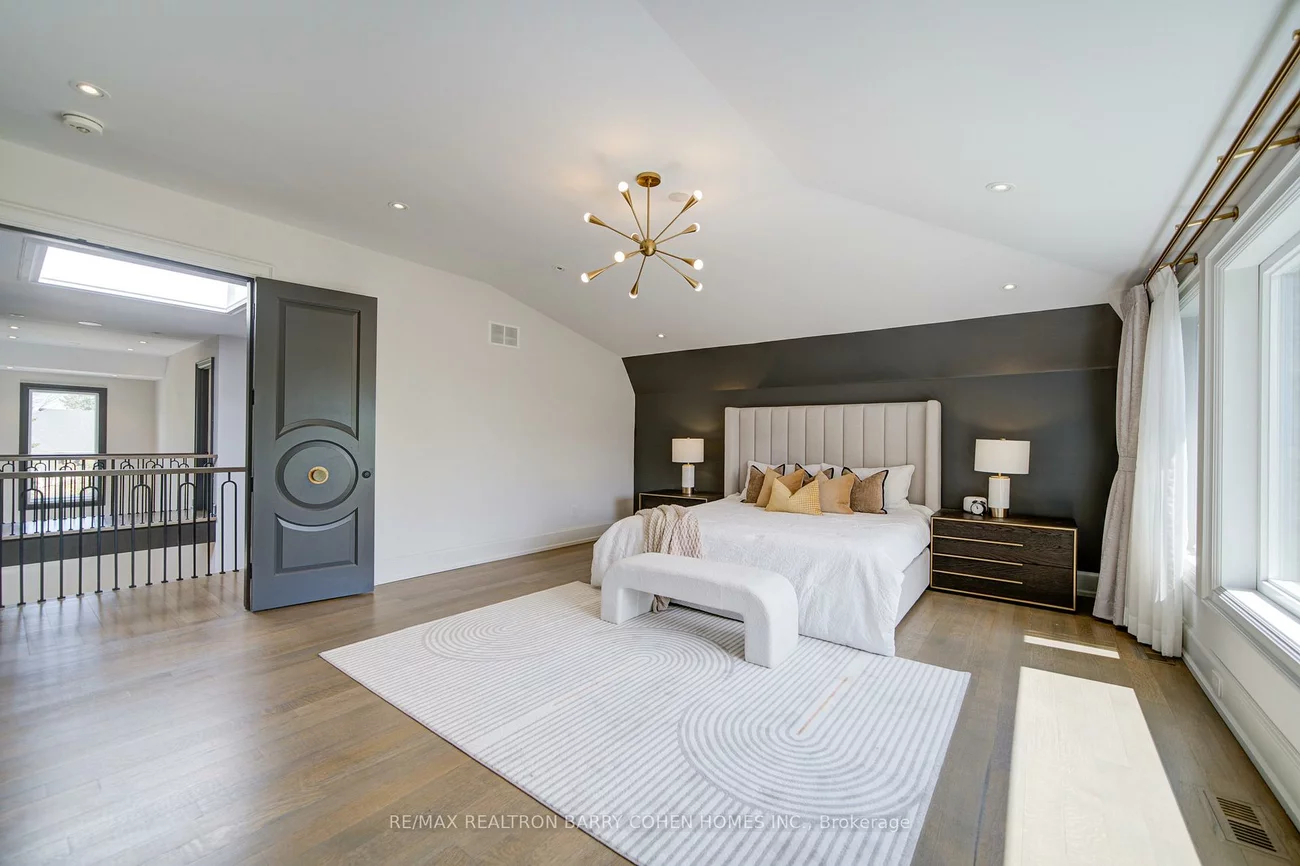 15, Ames, Banbury-Don Mills, Toronto